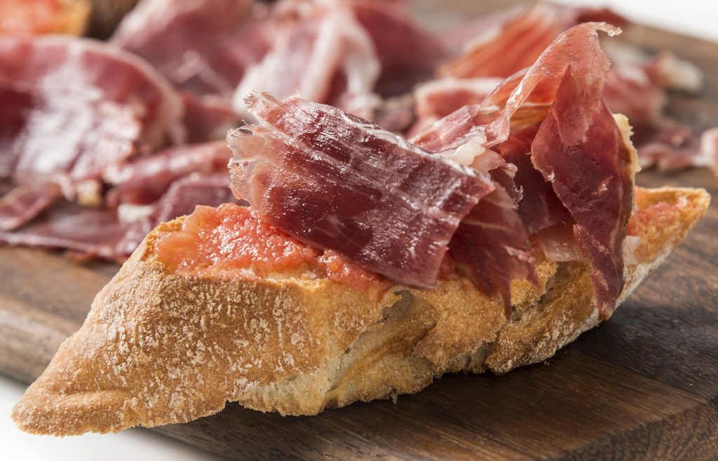 Nuestros Desayunos pan con tomate jamon